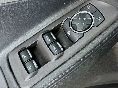 Used 2014 Ford Explorer XLT w/ Equipment Group 202A FWD image 18