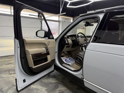 Used 2017 Land Rover Range Rover HSE image 7