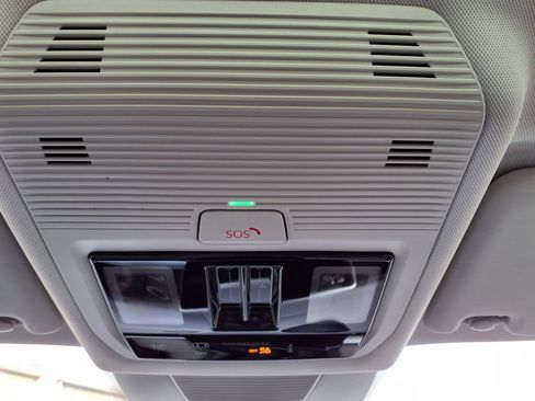 New 2026 Volkswagen Tiguan SE image 28