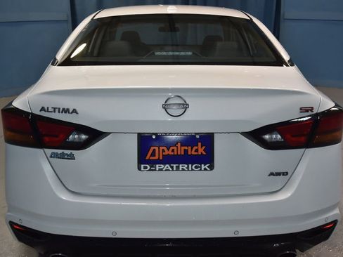 Certified 2025 Nissan Altima 2.5 SR image 24