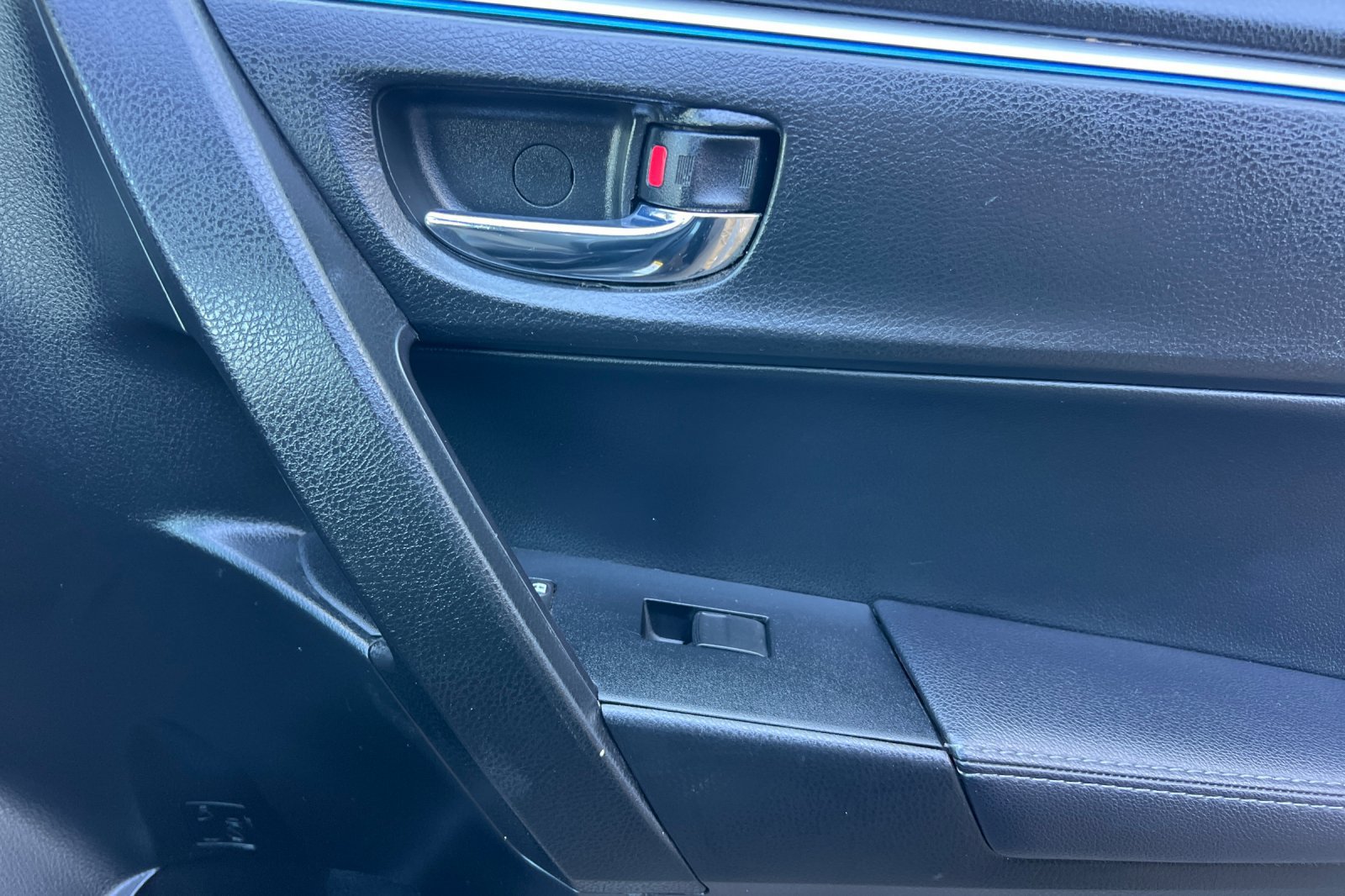 Used 2016 Toyota Corolla S FWD image 19