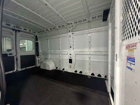 Used 2022 RAM ProMaster 2500 image 17