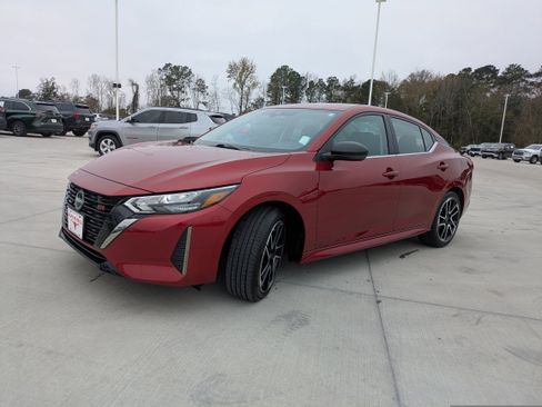 Used 2025 Nissan Sentra SR image 3