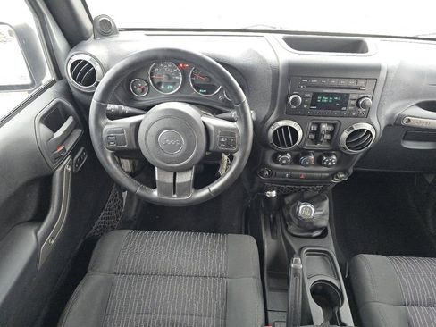 Used 2012 Jeep Wrangler Unlimited Sport image 19