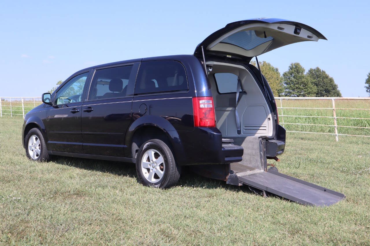 Used 2010 Dodge Grand Caravan SE FWD image 1