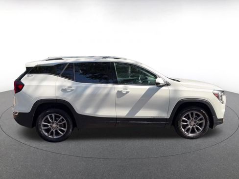 Used 2024 GMC Terrain SLT AWD/4WD image 16