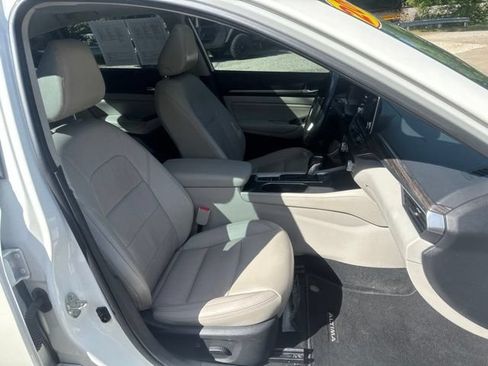 Used 2019 Nissan Altima 2.5 Platinum AWD/4WD image 28