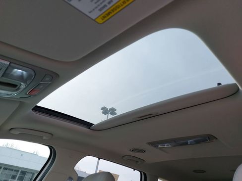 Used 2025 Kia Telluride EX w/ EX Captain's Chair Package image 32