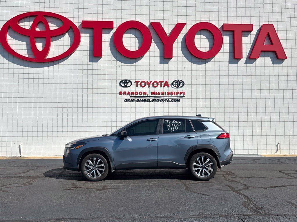 Used 2024 Toyota Corolla Cross L FWD image 5