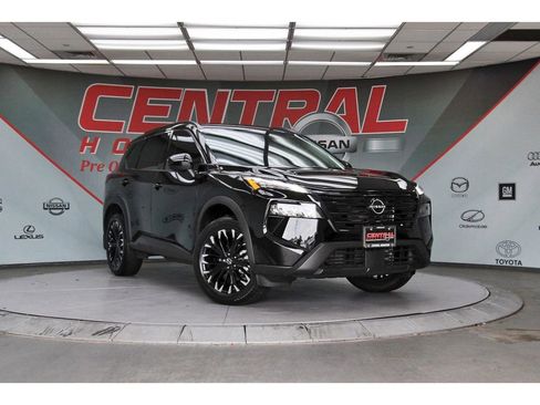 Used 2026 Nissan Rogue SV FWD image 1