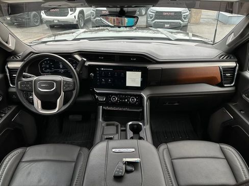 Used 2024 GMC Sierra 3500 Denali w/ Denali Reserve Package image 19