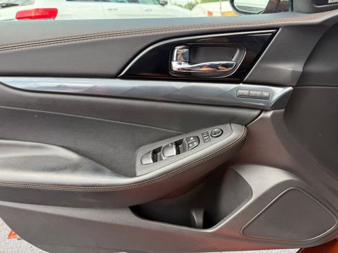 Used 2020 Nissan Maxima SR w/ Sport Mat Group image 35