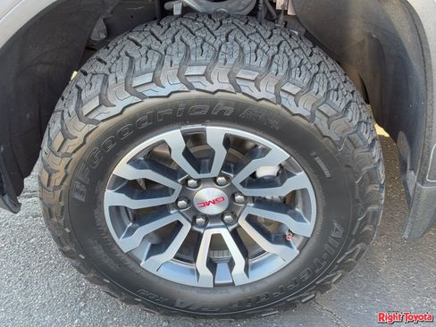 Used 2021 GMC Sierra 1500 AT4 w/ AT4 Preferred Package image 8