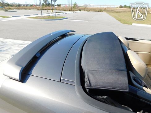 Used 2005 Ford Mustang Convertible image 9