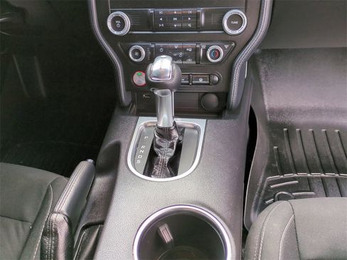 Used 2020 Ford Mustang Coupe image 18