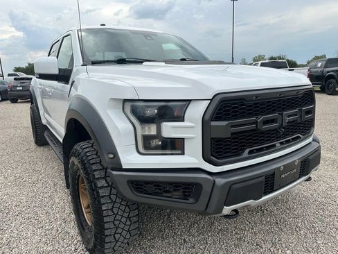 Used 2018 Ford F150 Raptor w/ Equipment Group 802A Luxury AWD/4WD image 2