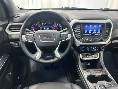 Used 2023 GMC Acadia SLT image 3