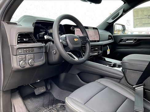 New 2026 Chevrolet Suburban Premier image 8