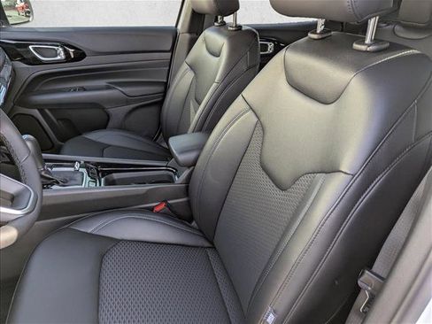 New 2026 Jeep Compass Latitude image 22