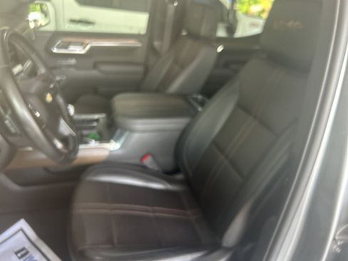 Used 2023 Chevrolet Silverado 1500 High Country w/ Technology Package image 15
