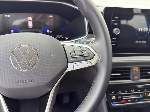 New 2026 Volkswagen Taos SE FWD image 17