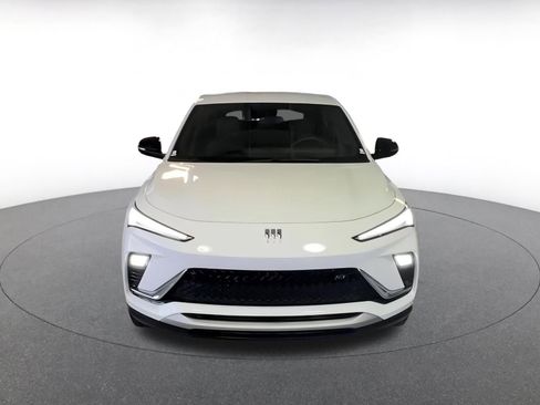 Used 2025 Buick Envista Sport Touring image 5