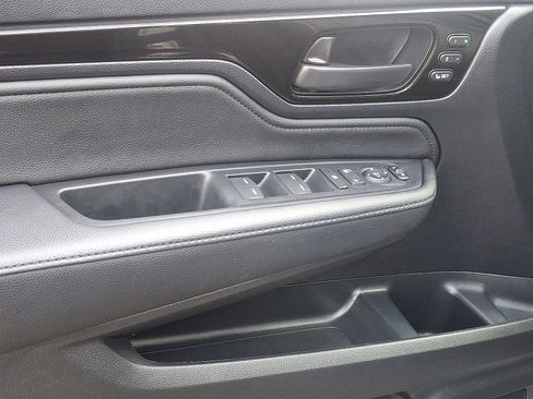 Certified 2025 Honda Odyssey Touring image 12