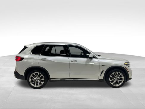 Used 2023 BMW X5 xDrive45e w/ Luxury Seating Package image 3