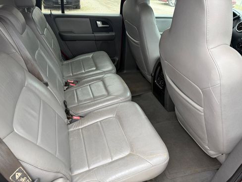 Used 2003 Ford Expedition XLT image 11