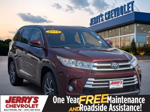 Used 2019 Toyota Highlander XLE AWD/4WD image 1