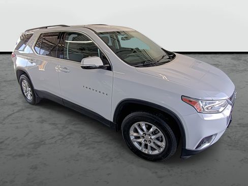 Used 2021 Chevrolet Traverse LT FWD image 4