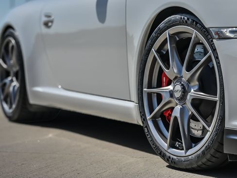 Used 2010 Porsche 911 GT3 RWD image 6