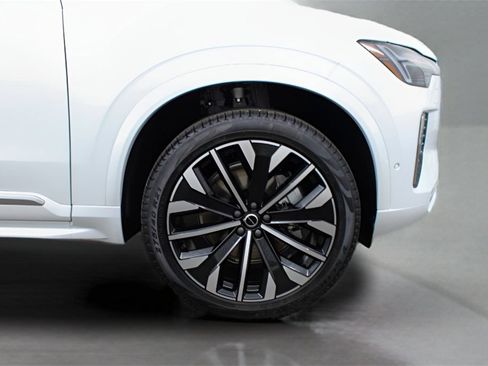 Used 2026 Volvo XC90 B6 Ultra w/ Protection Package AWD/4WD image 9