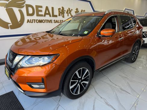 Used 2020 Nissan Rogue SL w/ Premium Package AWD/4WD image 4