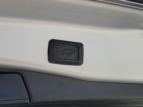Used 2021 Toyota RAV4 XLE Premium AWD/4WD image 10