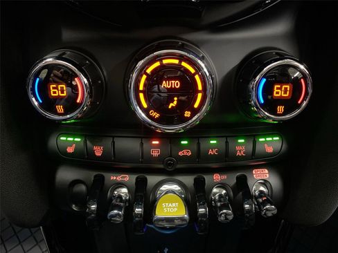 Certified 2024 MINI Cooper SE image 21