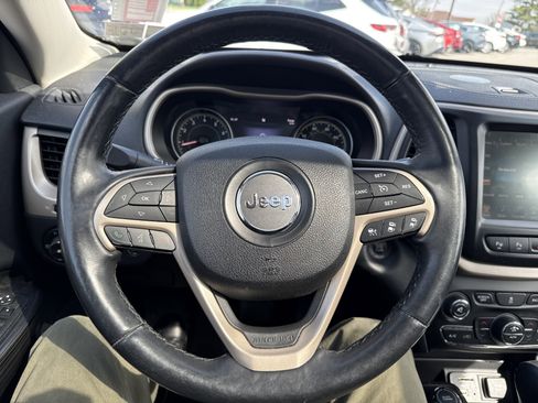 Used 2014 Jeep Cherokee Limited w/ Technology Group image 8