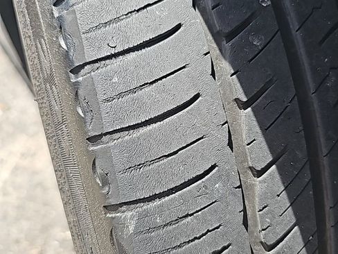 Used 2022 Genesis G70 2.0T image 4