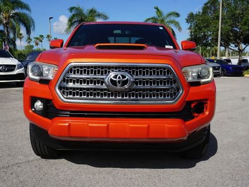 Used 2016 Toyota Tacoma TRD Sport w/ Premium & Technology Package RWD image 18