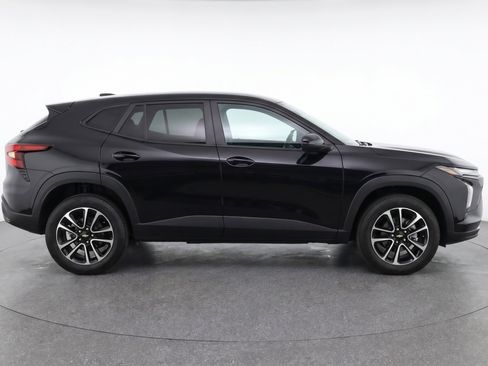 Used 2025 Chevrolet TrailBlazer LT FWD image 11