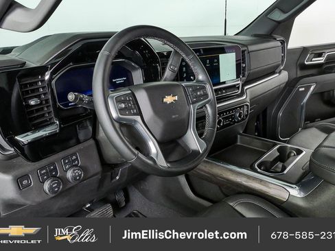 Certified 2024 Chevrolet Silverado 2500 LTZ w/ LTZ Convenience Package AWD/4WD image 4