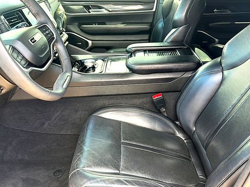 Used 2022 Jeep Wagoneer Series I RWD image 13