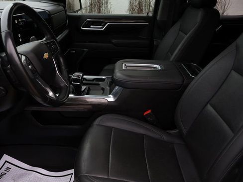 Used 2022 Chevrolet Silverado 1500 LTZ w/ LTZ Premium Package AWD/4WD image 42