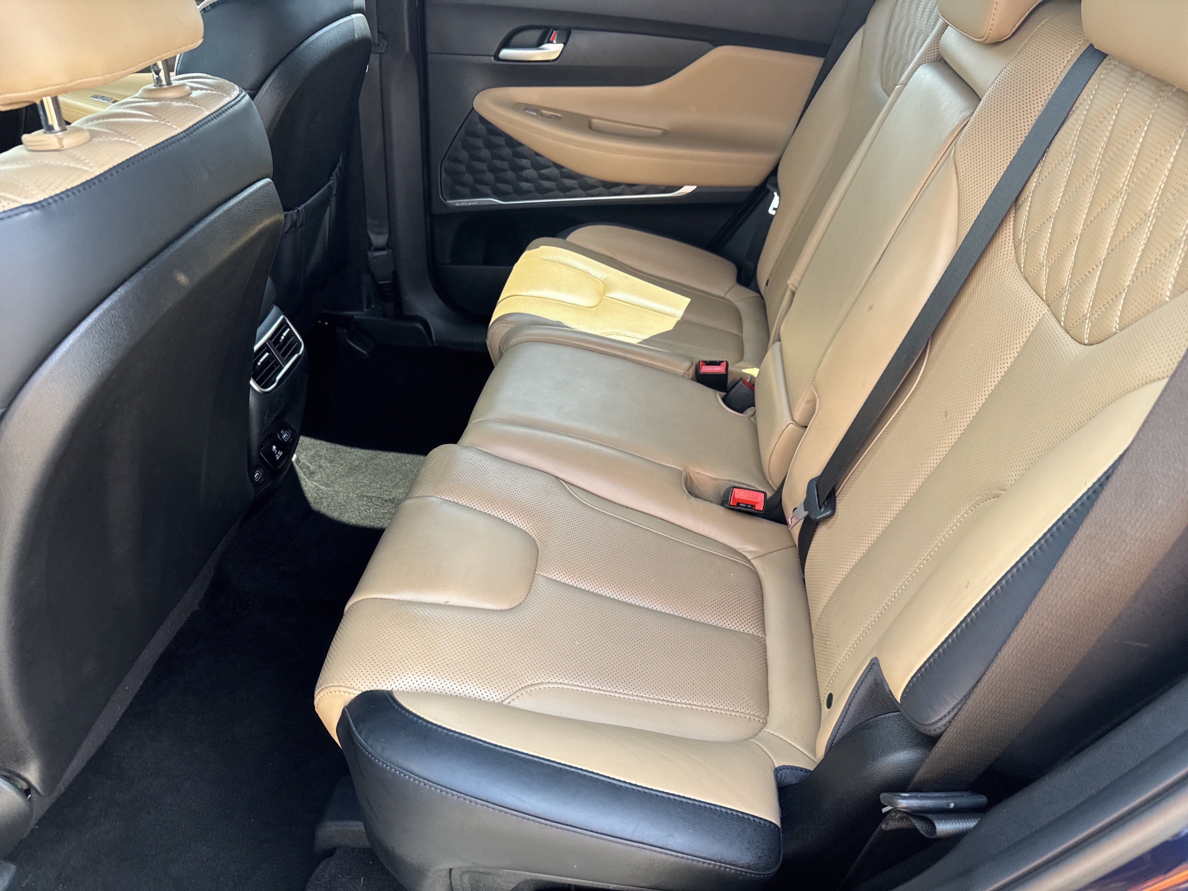 Used 2023 Hyundai Santa Fe Calligraphy FWD image 6