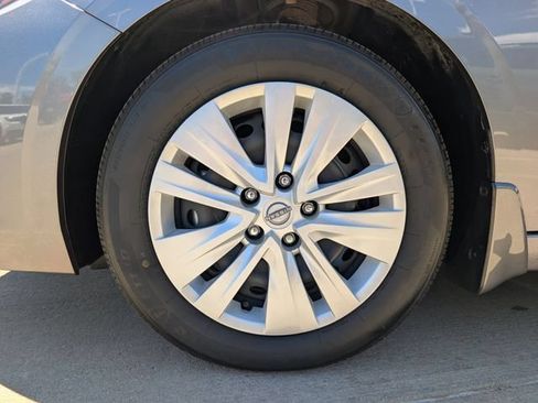 Used 2024 Nissan Sentra S FWD image 12