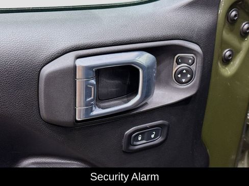 Used 2022 Jeep Gladiator Willys image 17