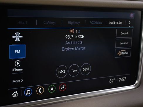 Used 2021 GMC Yukon XL Denali w/ Denali Premium Package AWD/4WD image 30