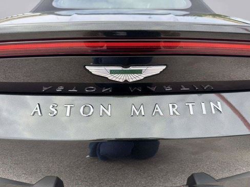 Used 2022 Aston Martin V8 Vantage Roadster RWD image 16