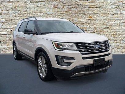 Used 2017 Ford Explorer XLT w/ Equipment Group 202A