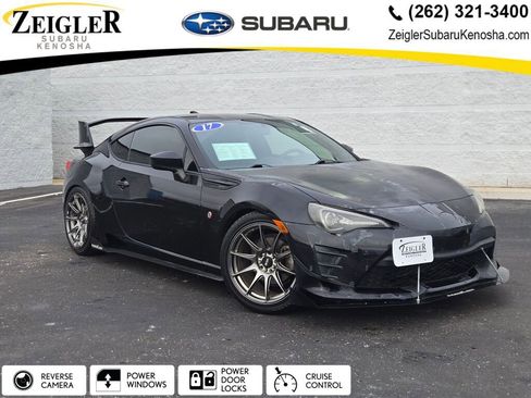 Used 2017 Toyota 86 image 1